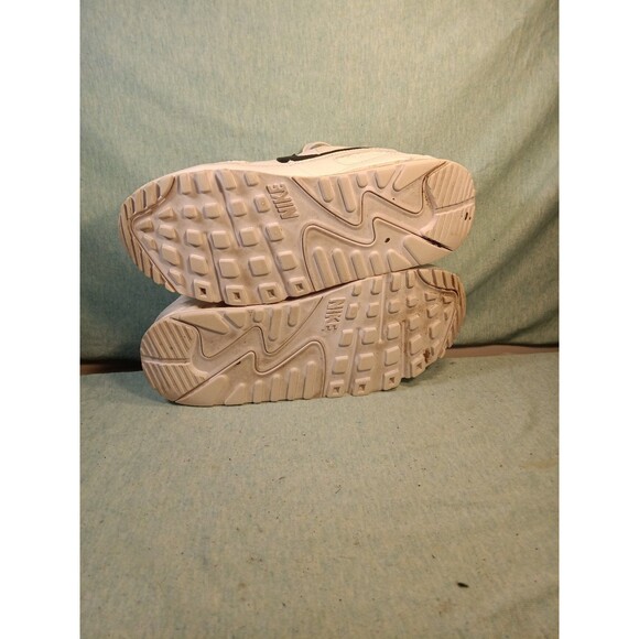 NIKE AIR MAX 90 ESSENTIAL SAIL-WHITE-PURE PLATINUM-BLACK SZ 6.5 (CQ2560-101) - Picture 6 of 7